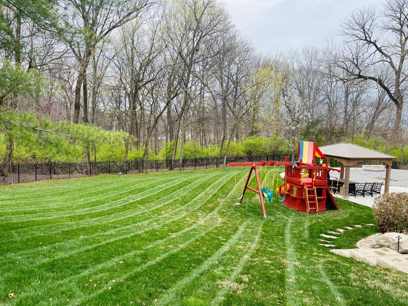 Metro West Lawn & Landscape project — Mulch refresh