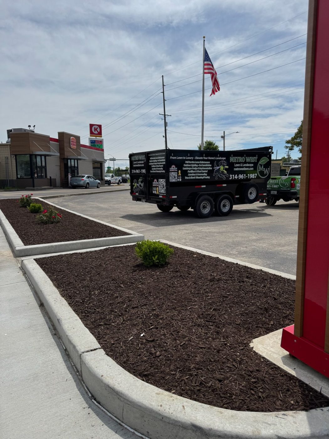 Metro West Lawn & Landscape project โ Hardscape patio project